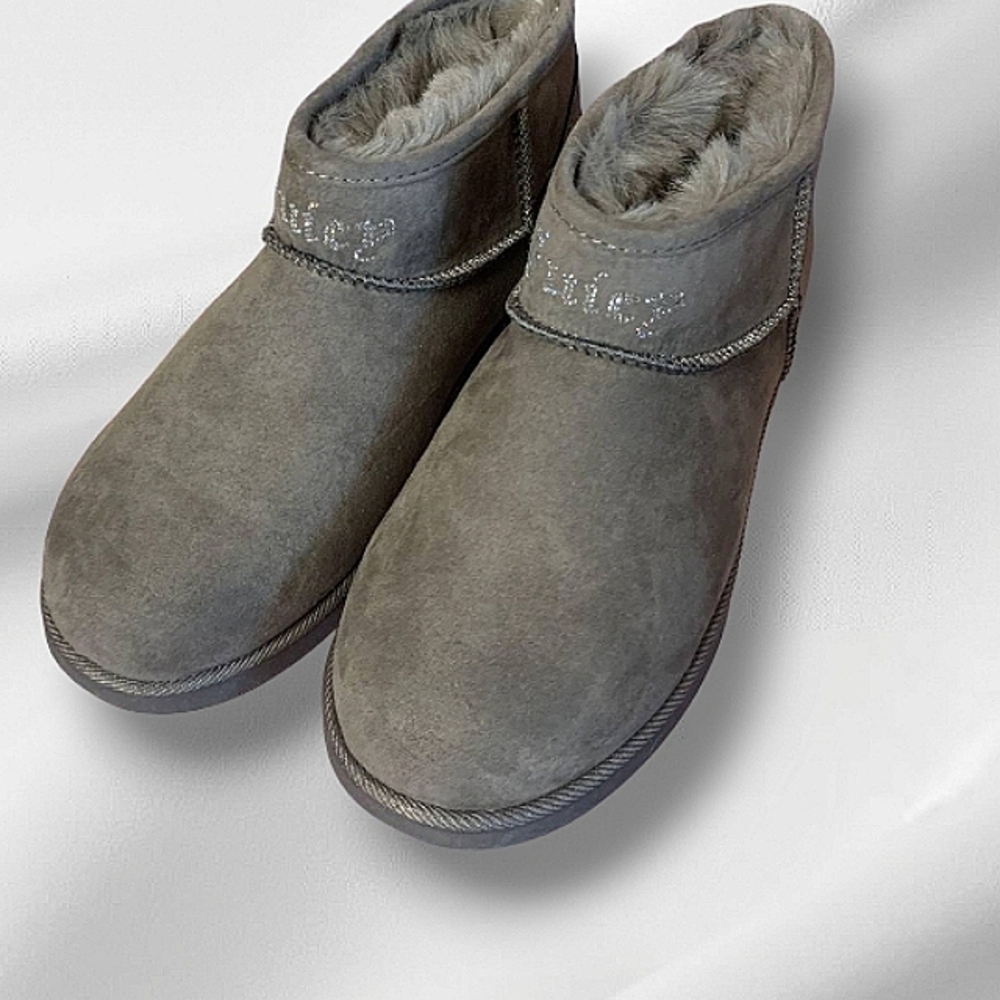 Juicy Couture Fluffy Lined Boots NEW